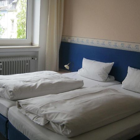 Eu Centralhotel Im Toennchen Dusseldorf Bagian luar foto